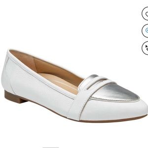 Vionic White and Silver Leather Loafers